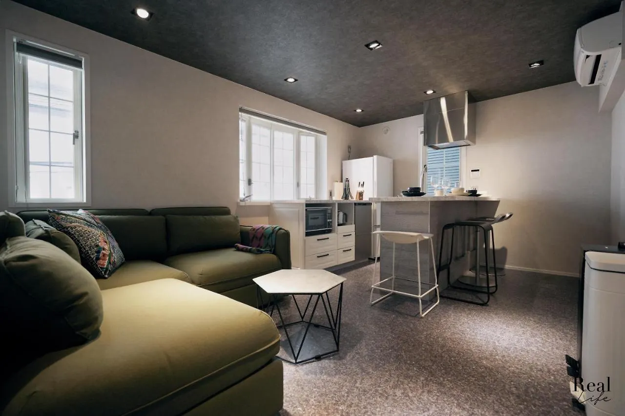 Real Life Aoyama Apartment Tokyo 0*,