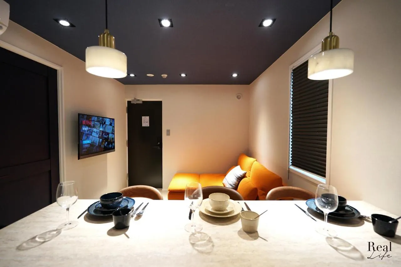 Real Life Aoyama Apartment Tokyo 0*,
